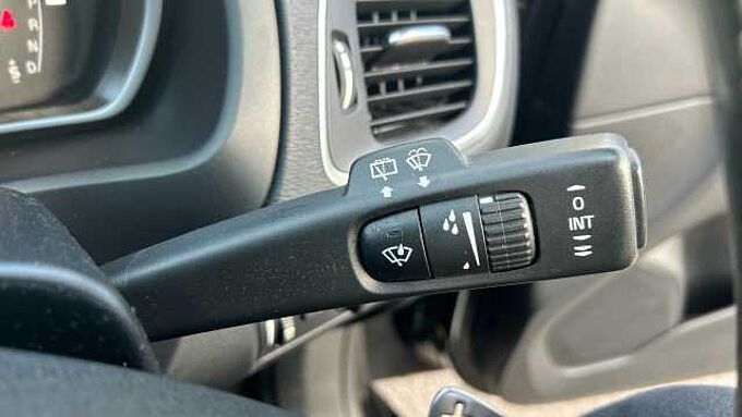 Volvo V40 T3 R-Design Pro Automatic