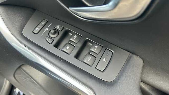 Volvo V40 T3 R-Design Pro Automatic