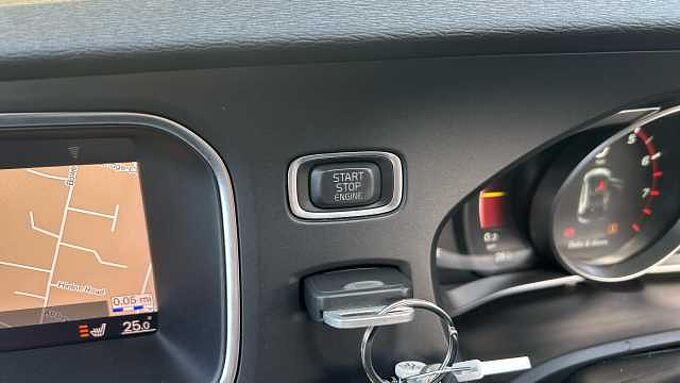 Volvo V40 T3 R-Design Pro Automatic