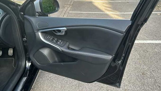 Volvo V40 T3 R-Design Pro Automatic