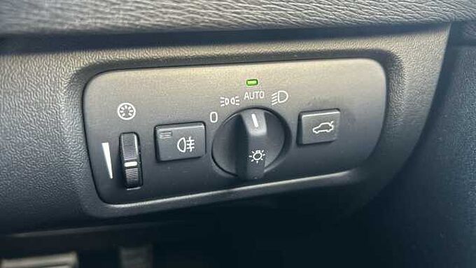 Volvo V40 T3 R-Design Pro Automatic