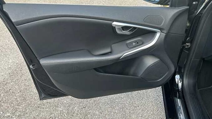 Volvo V40 T3 R-Design Pro Automatic