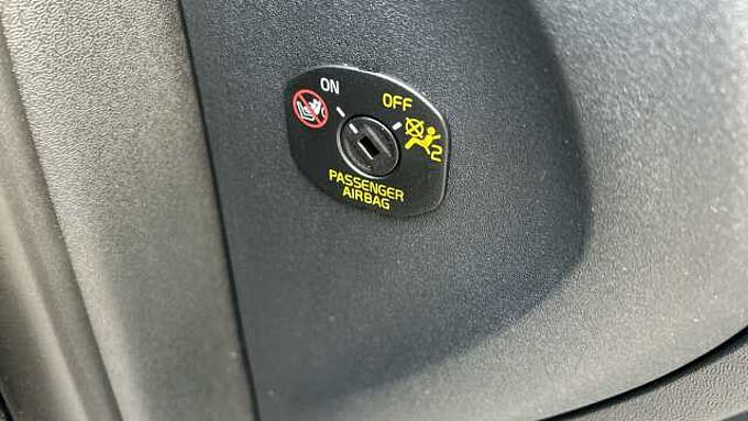 Volvo V40 T3 R-Design Pro Automatic