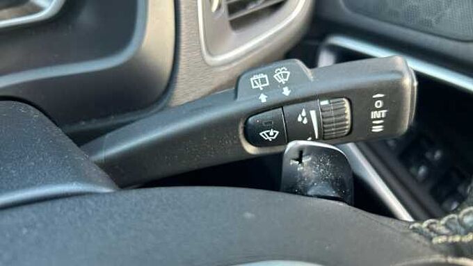 Volvo V40 T3 R-Design Pro Automatic