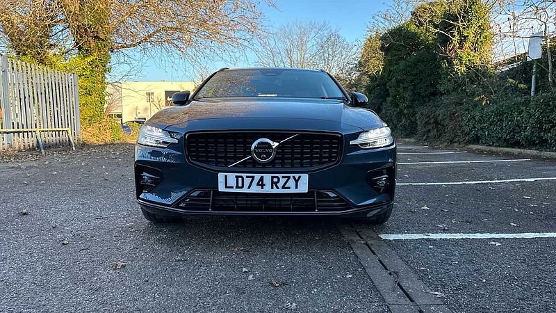 Volvo V60 Ultra, B4 Mild hybrid, Petrol, Dark