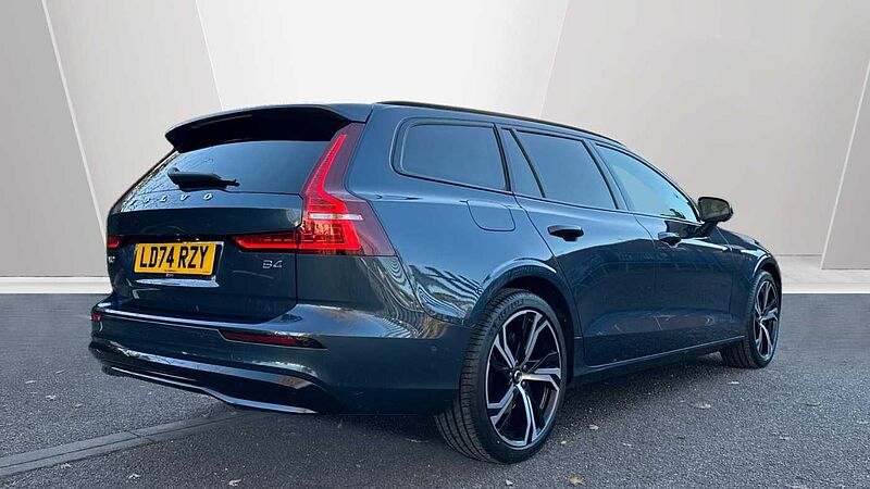 Volvo V60 Ultra, B4 Mild hybrid, Petrol, Dark