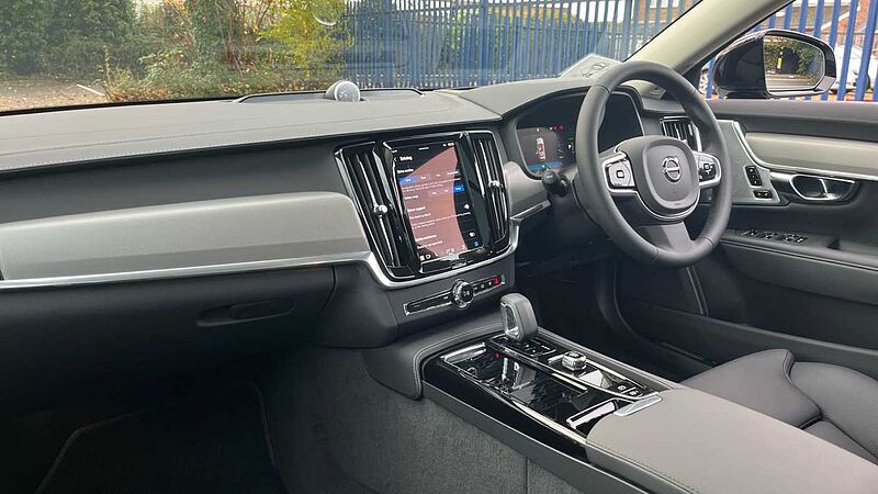 Volvo V90 Ultra, T8 AWD Plug-in hybrid, Electric/Petrol, Dark