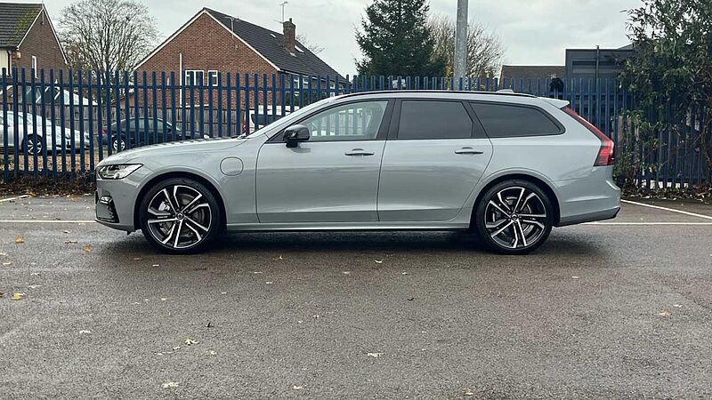 Volvo V90 Ultra, T8 AWD Plug-in hybrid, Electric/Petrol, Dark