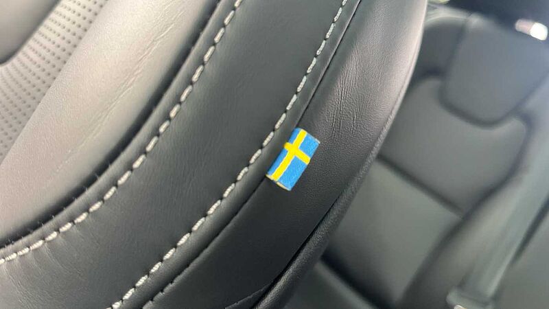 Volvo XC60 Black Edition Ultra, T8 AWD Plug-in hybrid, Electric/Petrol