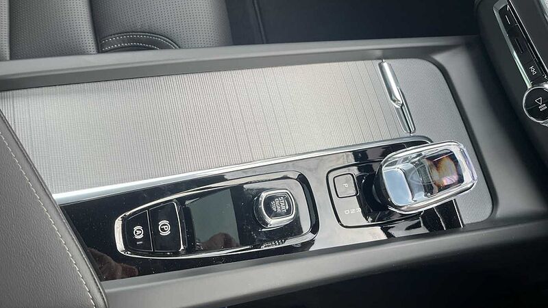 Volvo XC60 Black Edition Ultra, T8 AWD Plug-in hybrid, Electric/Petrol