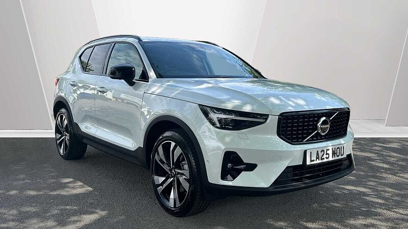 Volvo XC40 Ultra, B3 Mild hybrid, Petrol, Dark