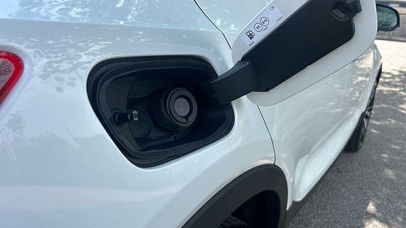 Volvo XC40 Ultra, B3 Mild hybrid, Petrol, Dark