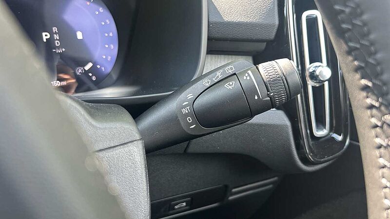 Volvo XC40 Ultra, B3 Mild hybrid, Petrol, Dark