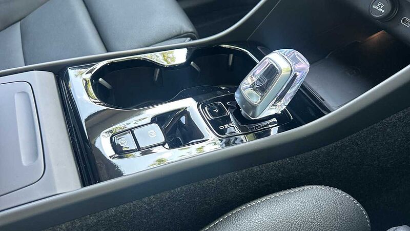 Volvo XC40 Ultra, B3 Mild hybrid, Petrol, Dark