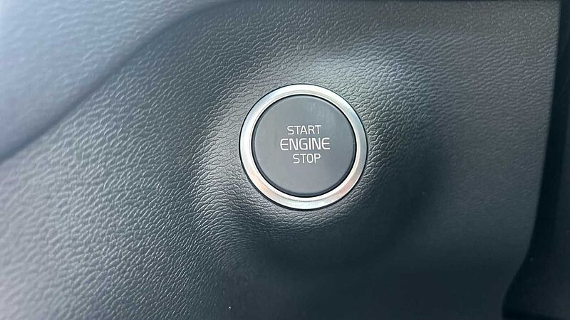 Volvo XC40 Ultra, B3 Mild hybrid, Petrol, Dark