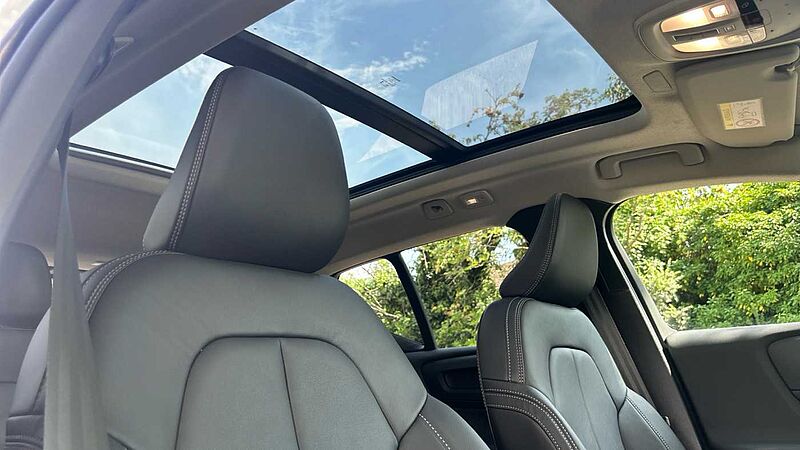 Volvo XC40 Ultra, B3 Mild hybrid, Petrol, Dark