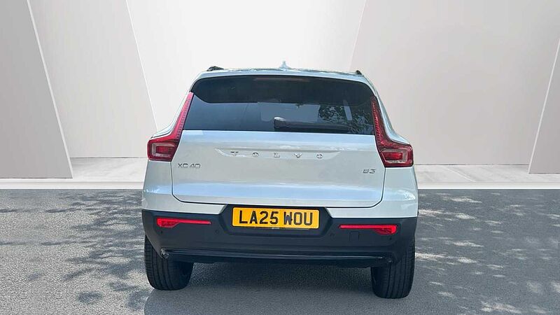 Volvo XC40 Ultra, B3 Mild hybrid, Petrol, Dark