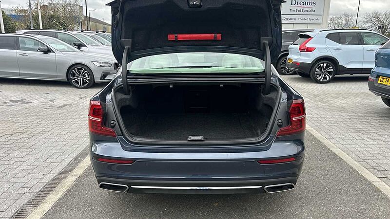 Volvo S60 Inscription, B5 mild hybrid