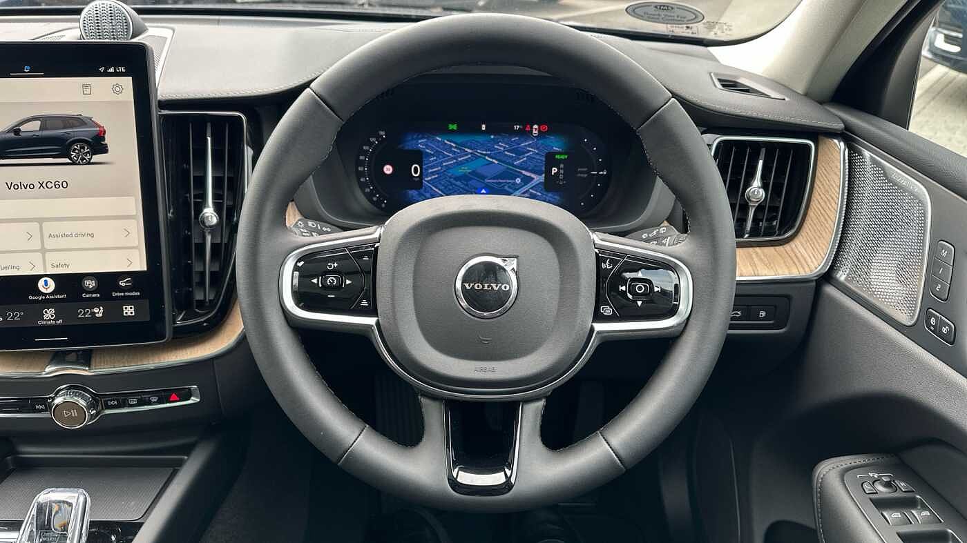 Volvo XC60 Ultra, T8 AWD Plug-in hybrid, Electric/Petrol, Dark ( 22' Alloys )