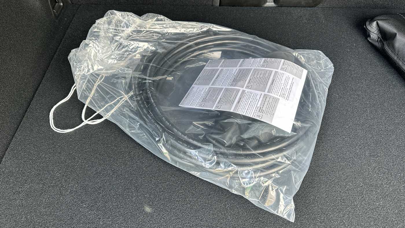Volvo XC60 Ultra, T8 AWD Plug-in hybrid, Electric/Petrol, Dark ( 22' Alloys )