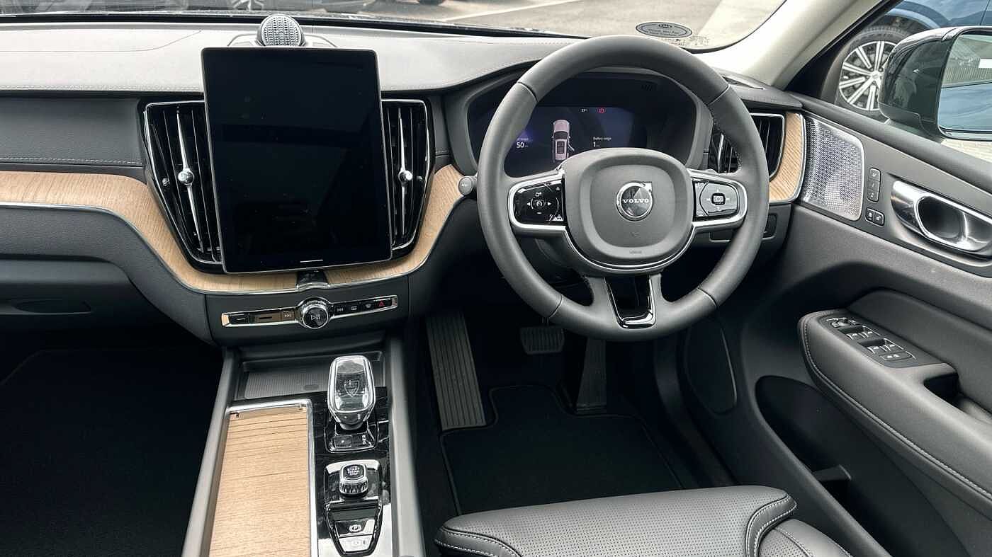Volvo XC60 Ultra, T8 AWD Plug-in hybrid, Electric/Petrol, Dark ( 22' Alloys )