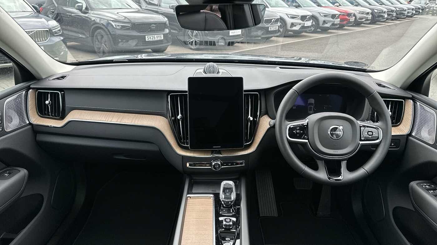 Volvo XC60 Ultra, T8 AWD Plug-in hybrid, Electric/Petrol, Dark ( 22' Alloys )