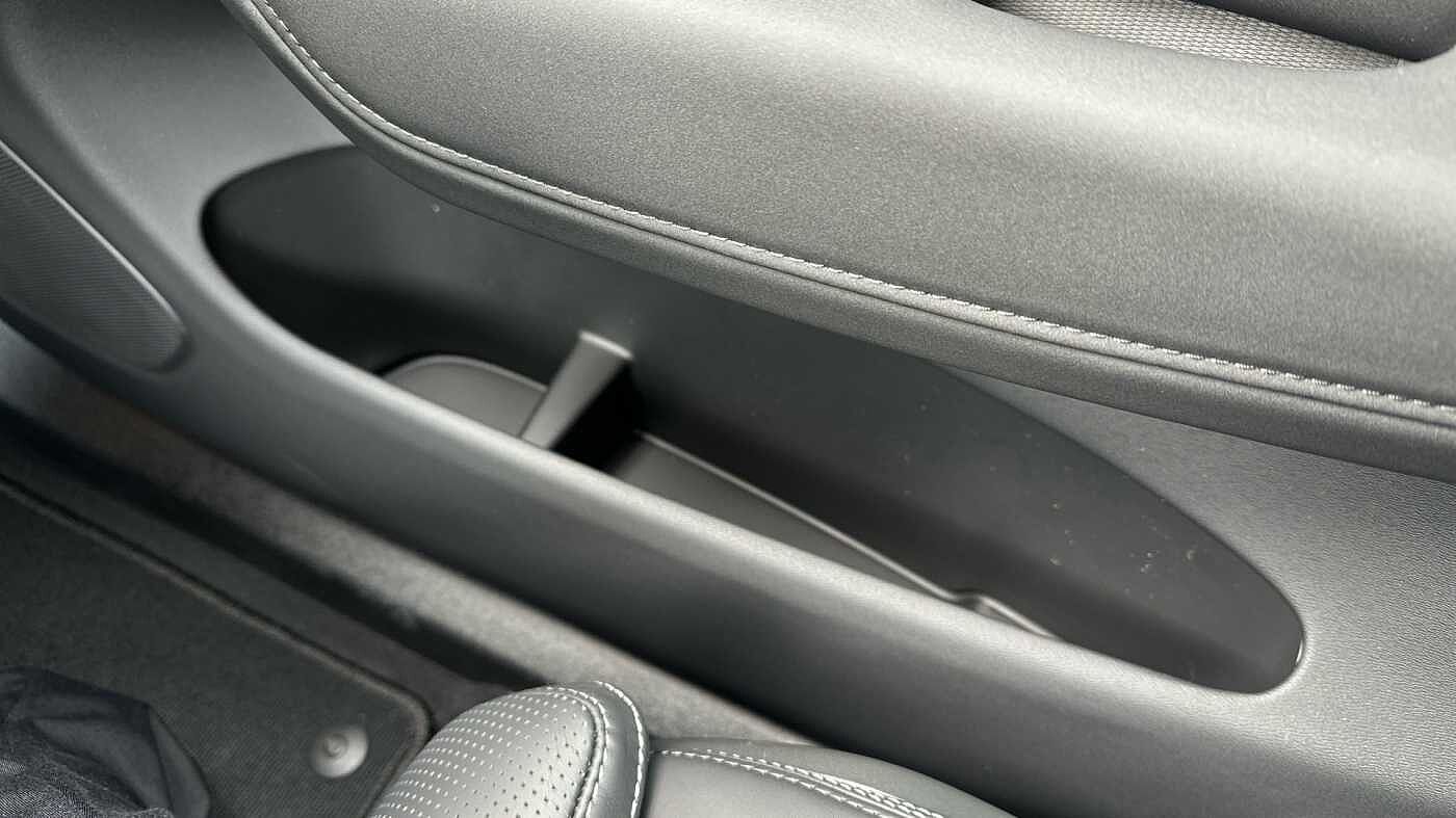 Volvo XC60 Ultra, T8 AWD Plug-in hybrid, Electric/Petrol, Dark ( 22' Alloys )
