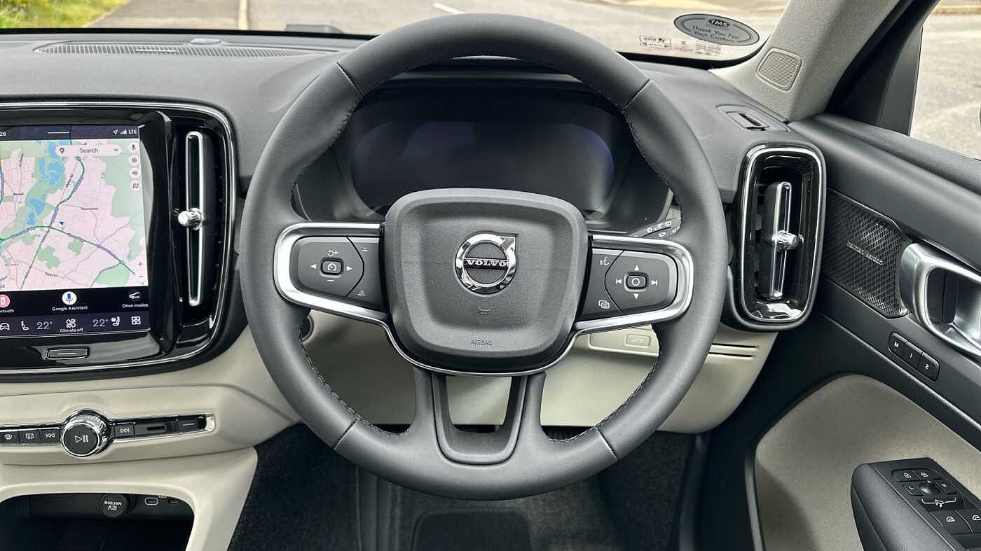 Volvo XC40 Ultra, B4 Mild hybrid, Petrol, Dark ( Blond Leather )