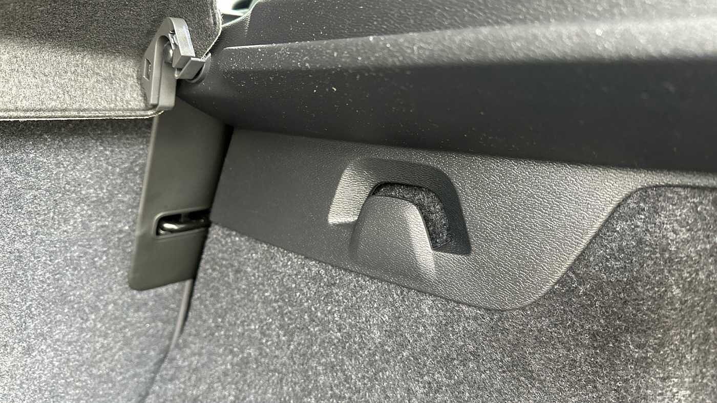 Volvo XC40 Ultra, B4 Mild hybrid, Petrol, Dark ( Blond Leather )