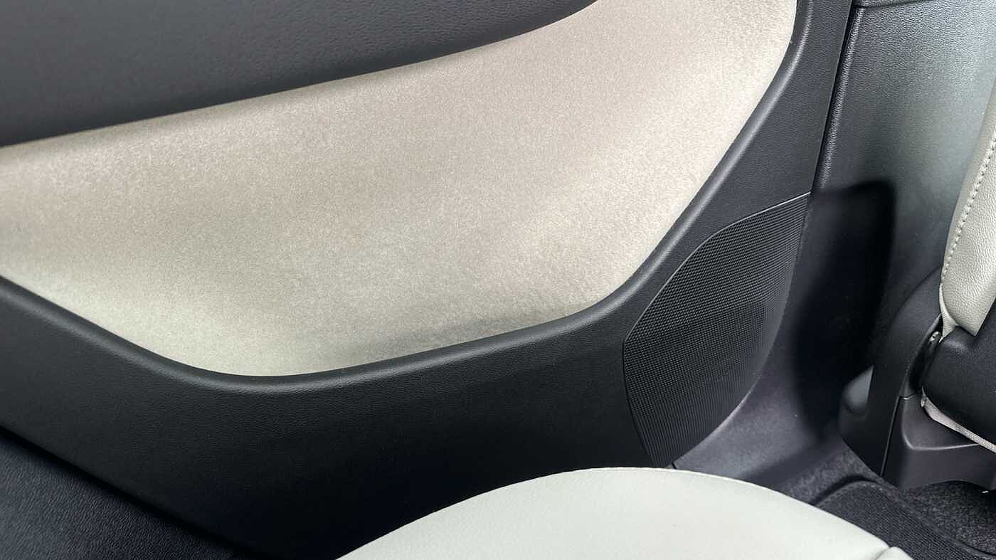 Volvo XC40 Ultra, B4 Mild hybrid, Petrol, Dark ( Blond Leather )