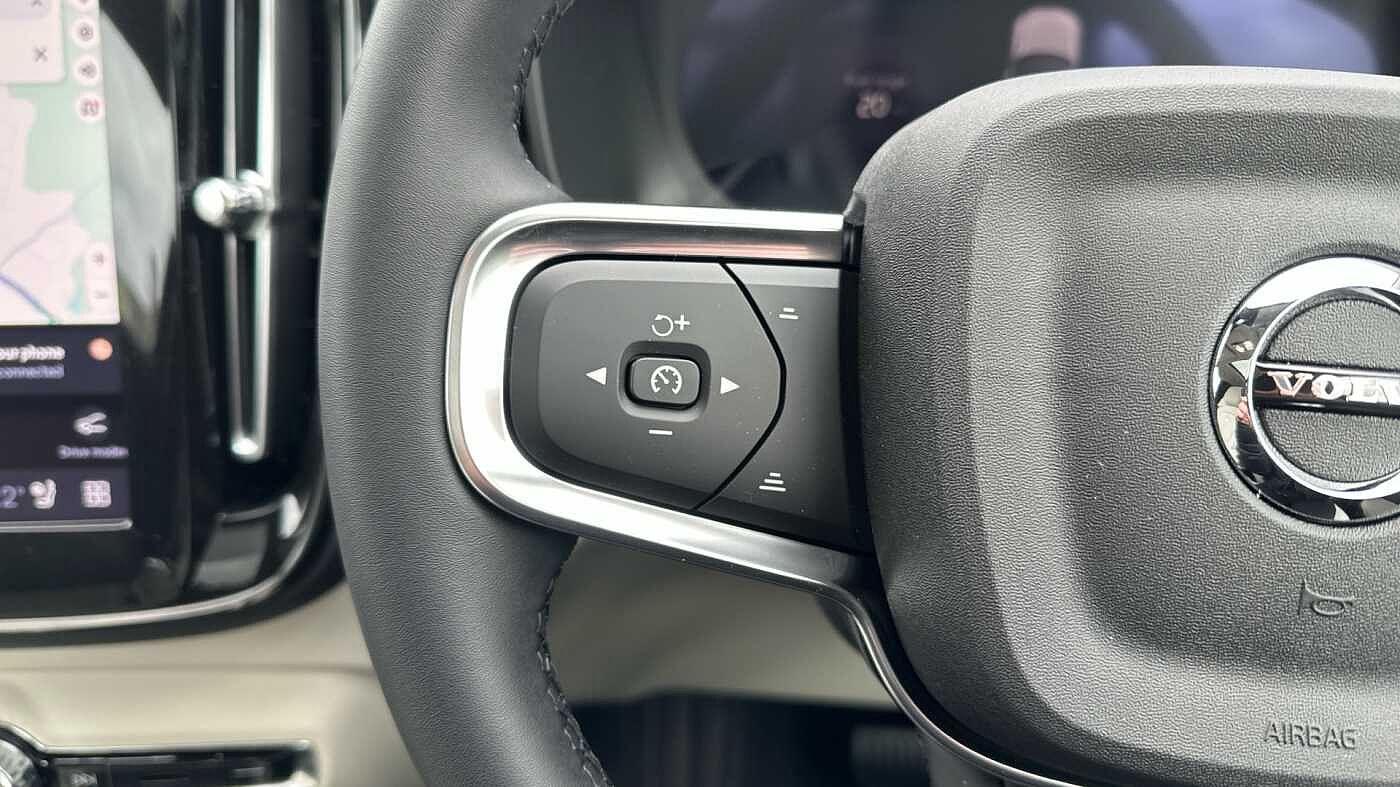 Volvo XC40 Ultra, B4 Mild hybrid, Petrol, Dark ( Blond Leather )