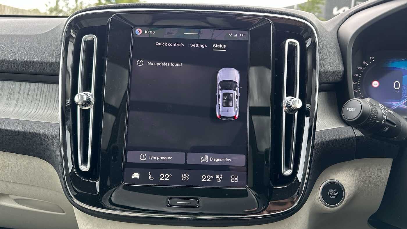 Volvo XC40 Ultra, B4 Mild hybrid, Petrol, Dark ( Blond Leather )