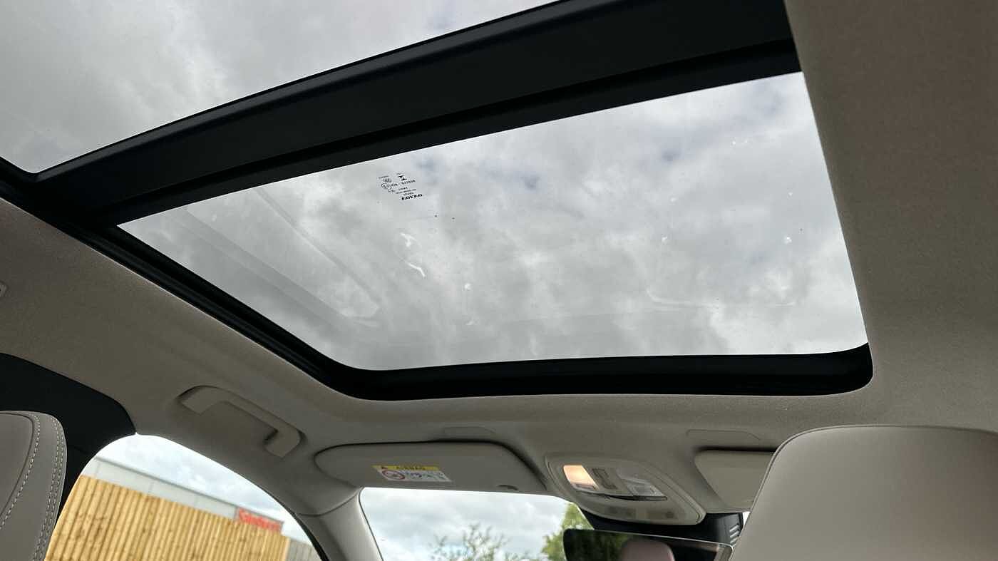 Volvo XC40 Ultra, B4 Mild hybrid, Petrol, Dark ( Blond Leather )