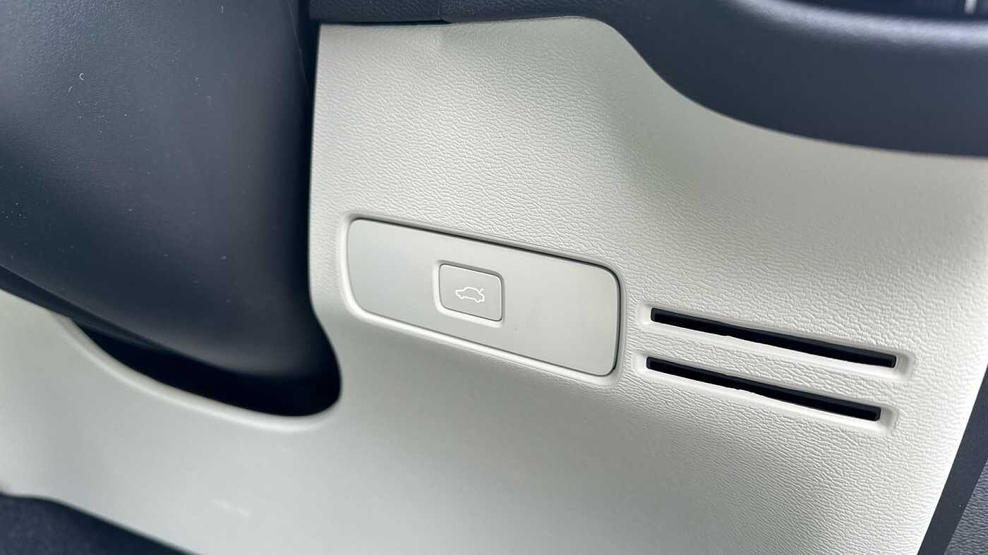 Volvo XC40 Ultra, B4 Mild hybrid, Petrol, Dark ( Blond Leather )