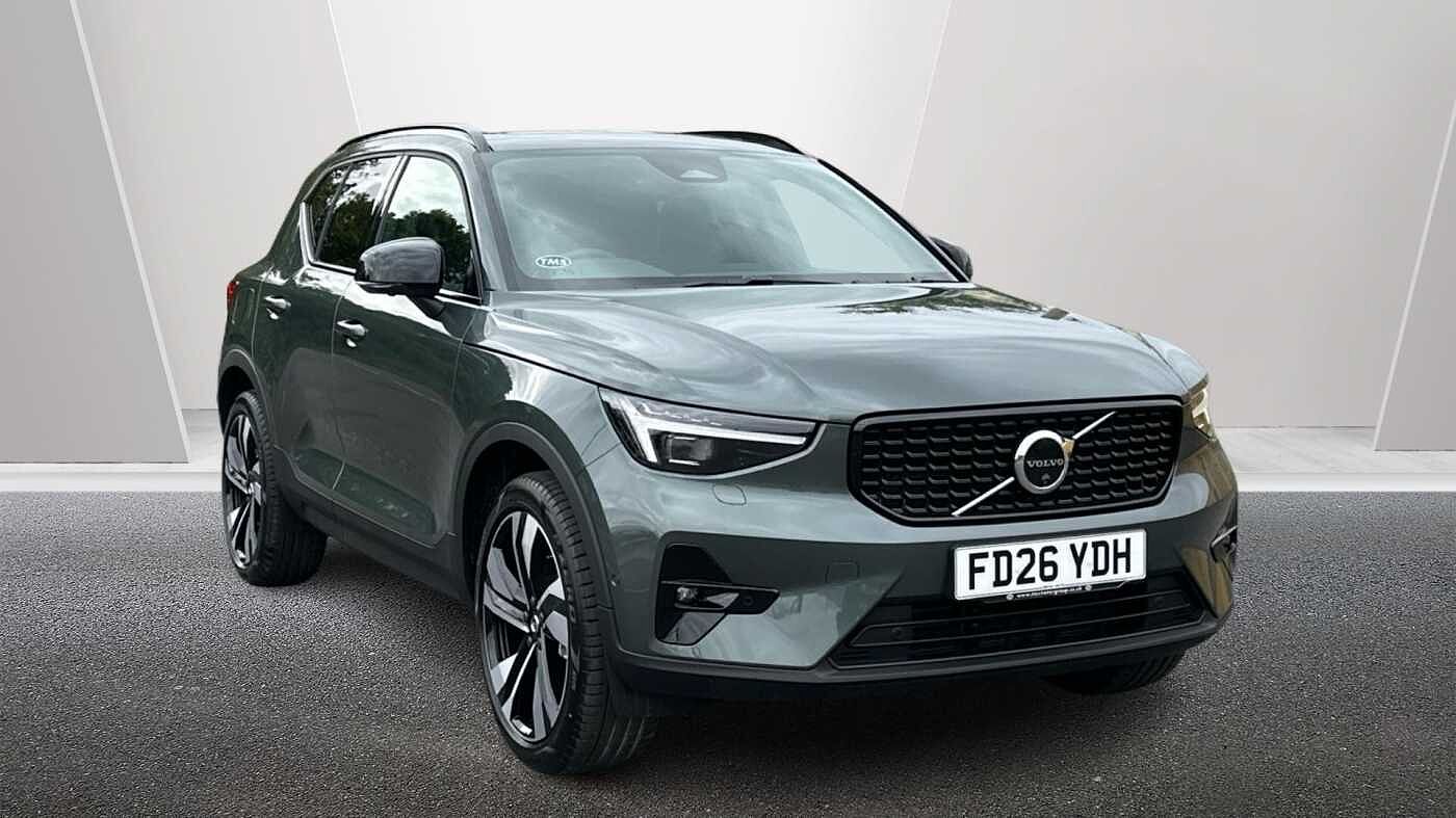Volvo XC40 Ultra, B4 Mild hybrid, Petrol, Dark ( Forest Lake )
