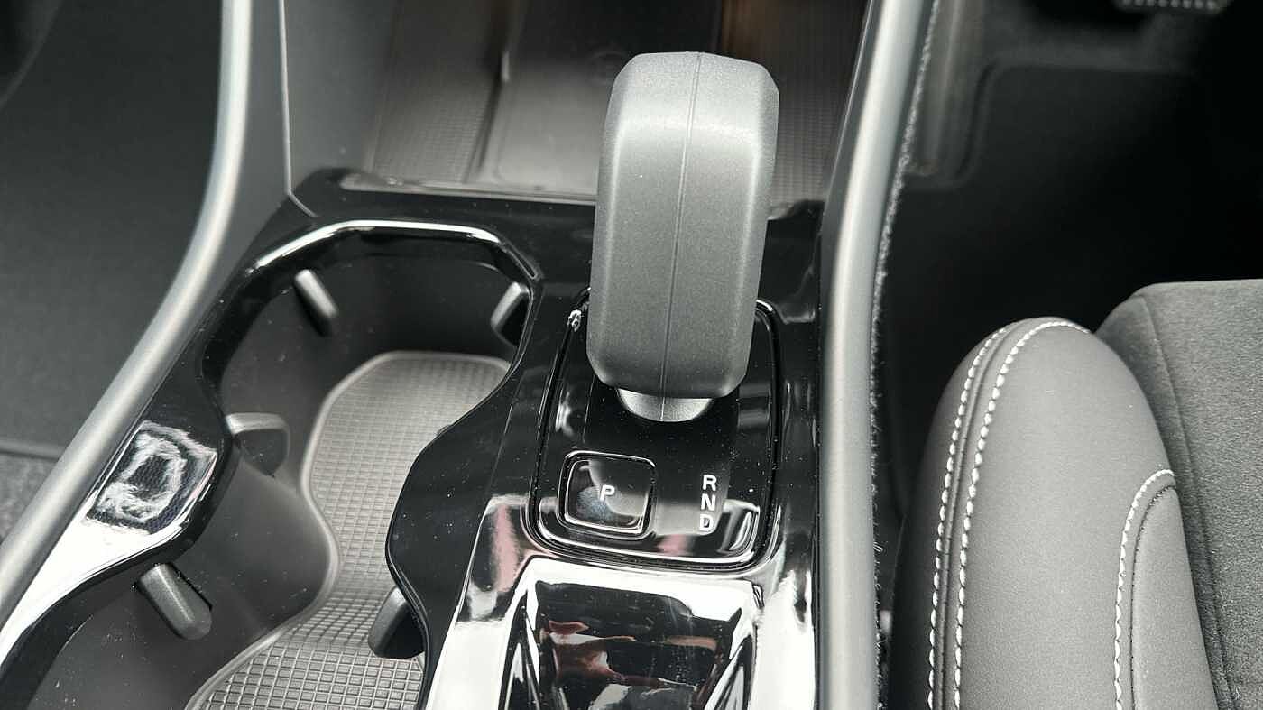 Volvo XC40 Ultra, B4 Mild hybrid, Petrol, Dark ( Forest Lake )