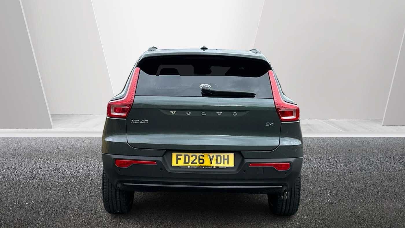 Volvo XC40 Ultra, B4 Mild hybrid, Petrol, Dark ( Forest Lake )