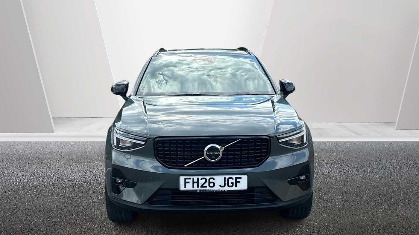 Volvo XC40 Ultra, B4 Mild hybrid, Petrol, Dark ( £47,000 New )