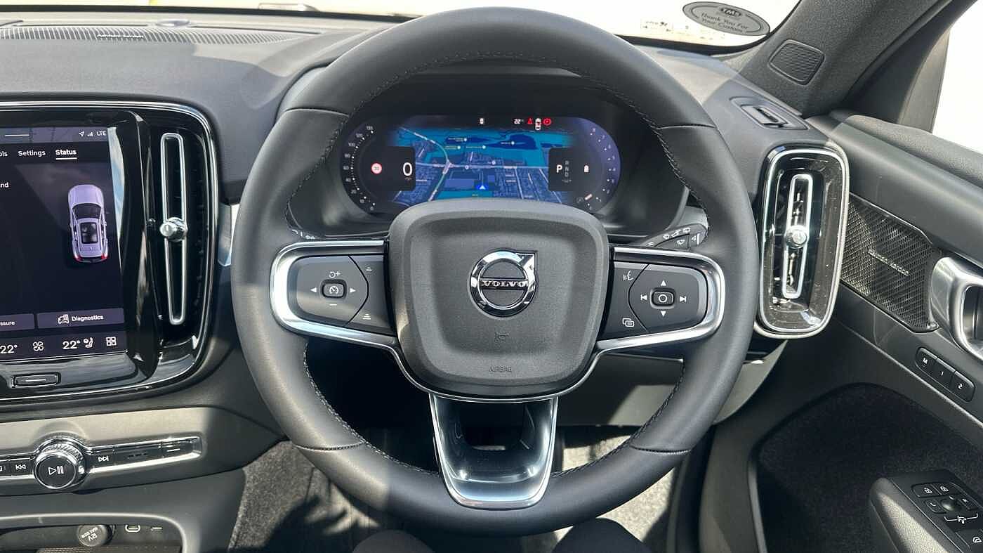 Volvo XC40 Ultra, B4 Mild hybrid, Petrol, Dark ( £47,000 New )