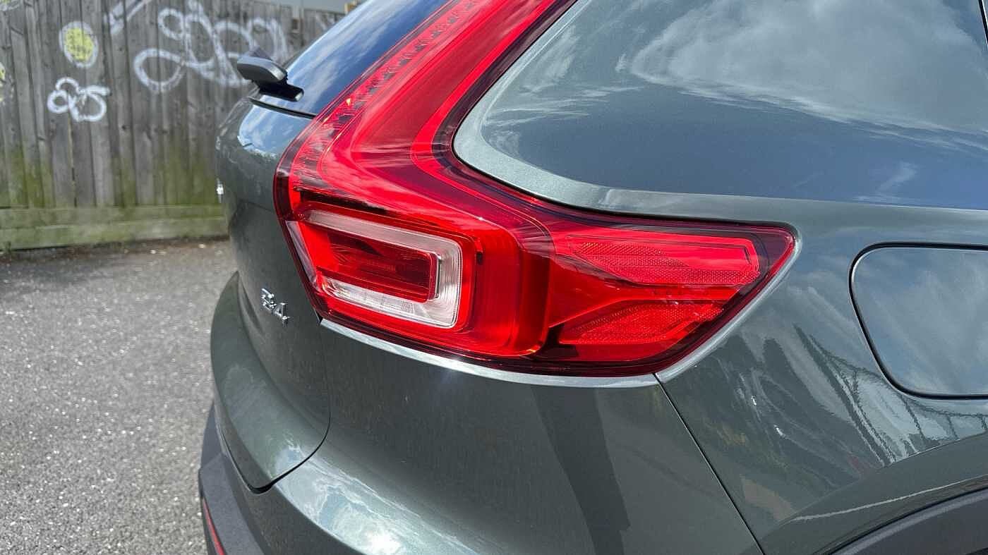 Volvo XC40 Ultra, B4 Mild hybrid, Petrol, Dark ( £47,000 New )