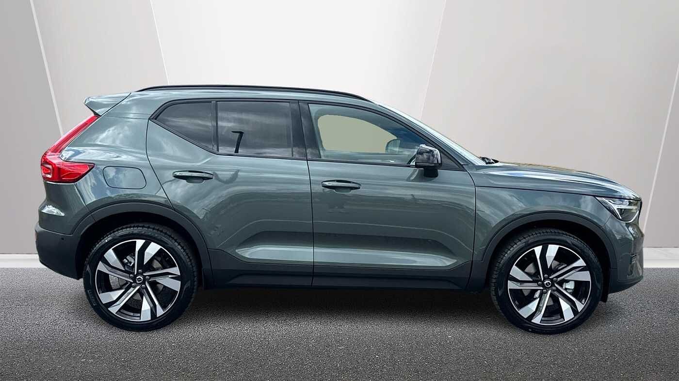 Volvo XC40 Ultra, B4 Mild hybrid, Petrol, Dark ( £47,000 New )