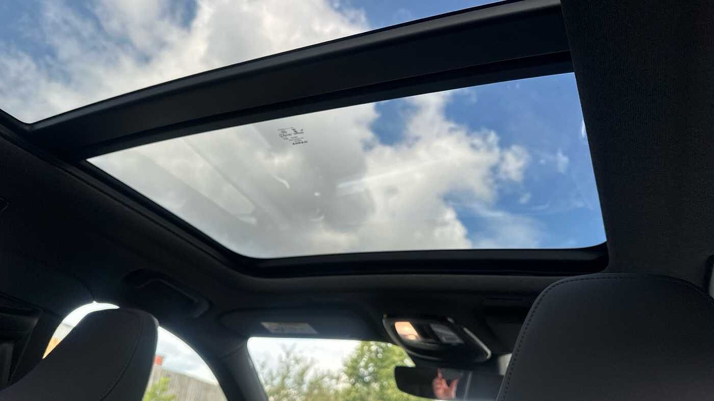 Volvo XC40 Ultra, B4 Mild hybrid, Petrol, Dark ( £47,000 New )