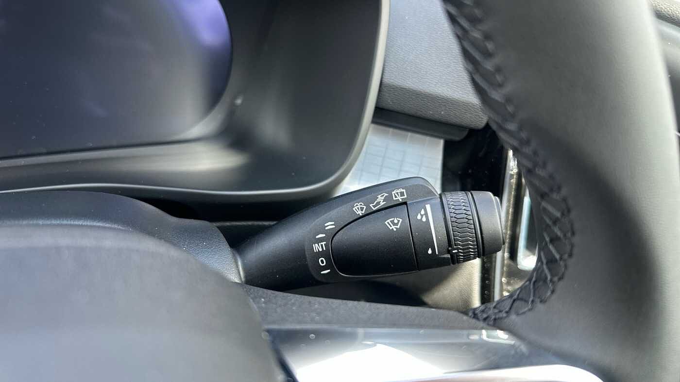 Volvo XC40 Ultra, B4 Mild hybrid, Petrol, Dark ( £47,000 New )