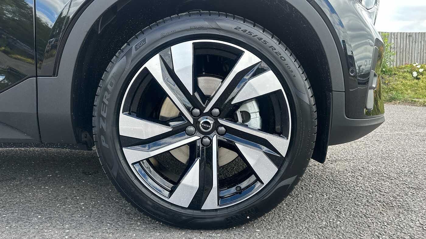 Volvo XC40 Ultra, B4 Mild hybrid, Petrol, Bright ( £47,000 New )