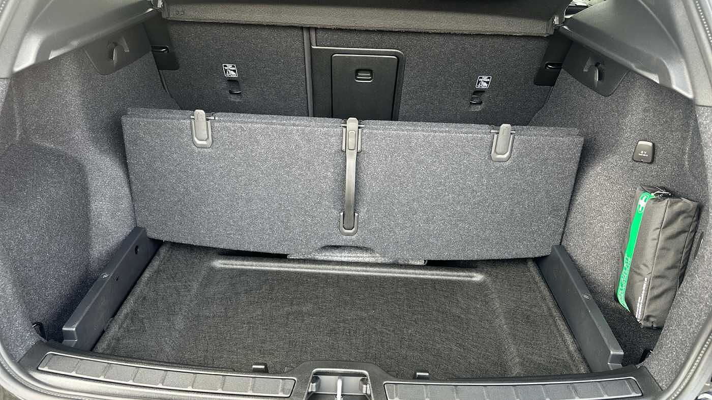 Volvo XC40 Ultra, B4 Mild hybrid, Petrol, Bright ( £47,000 New )