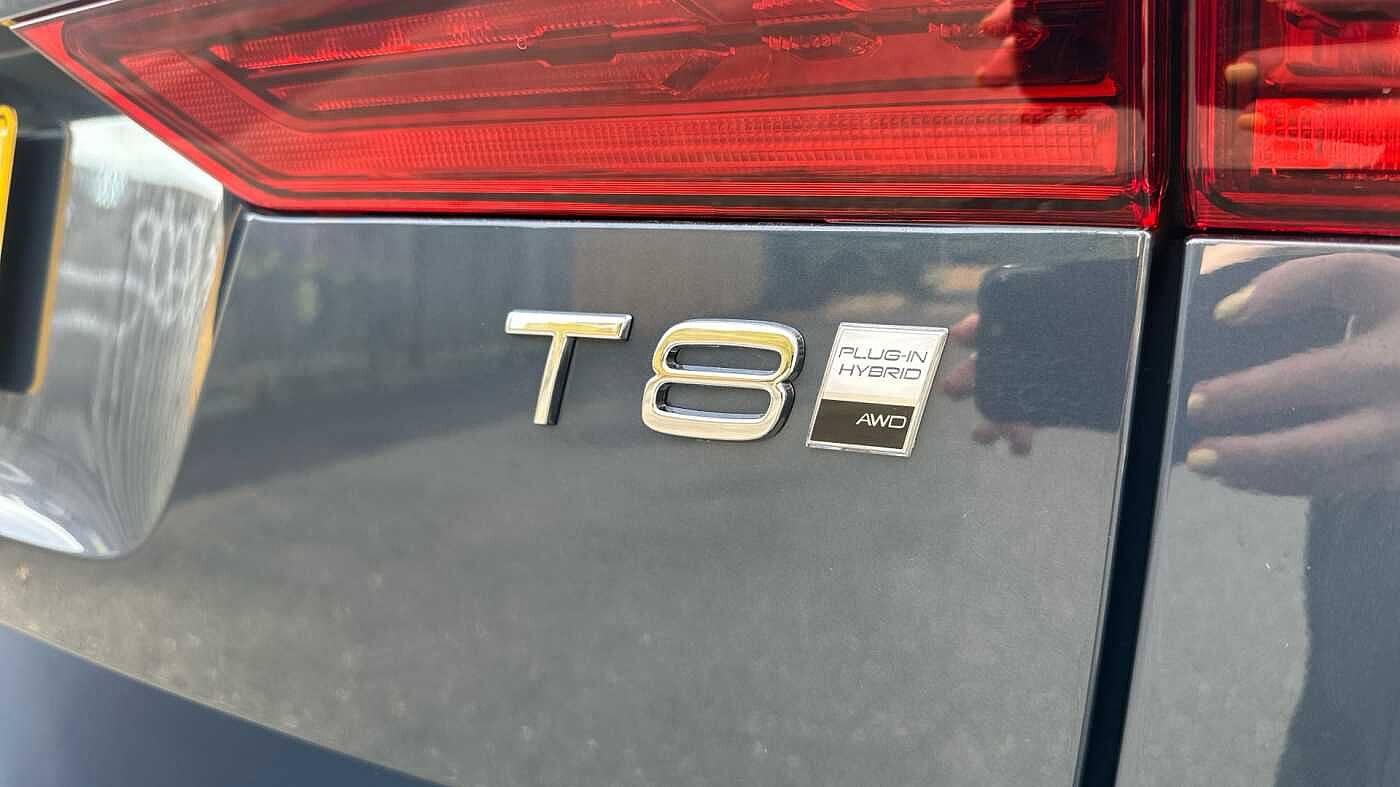 Volvo XC60 Ultra, T8 AWD Plug-in hybrid, Electric/Petrol, Dark ( 22' / Blond )