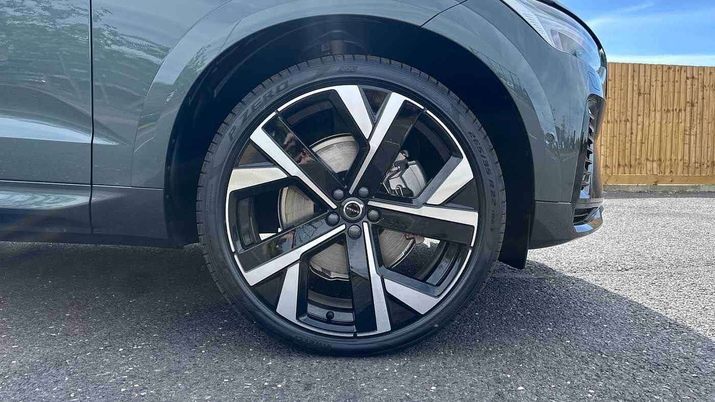 Volvo XC60 Ultra, T8 AWD Plug-in hybrid, Electric/Petrol, Dark