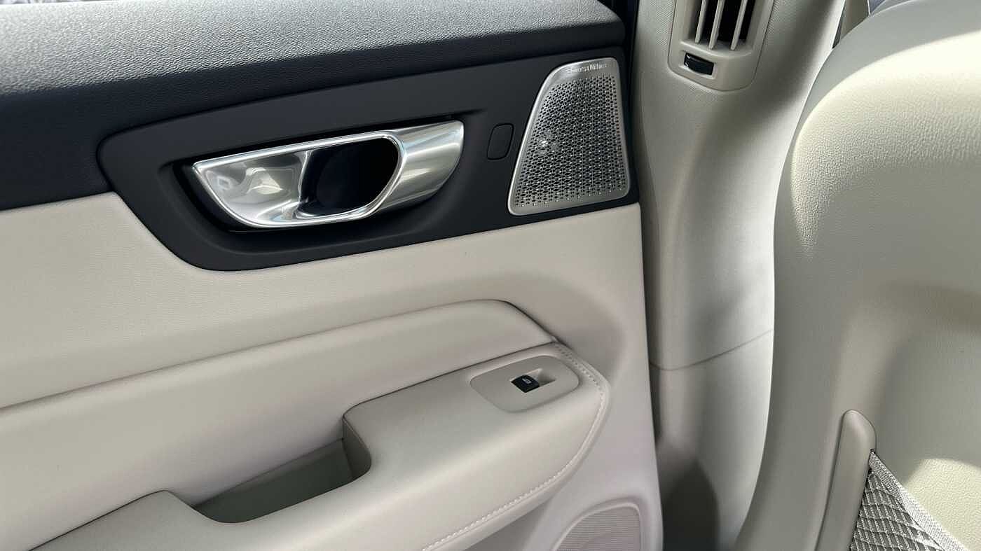 Volvo XC60 Ultra, T8 AWD Plug-in hybrid, Electric/Petrol, Dark