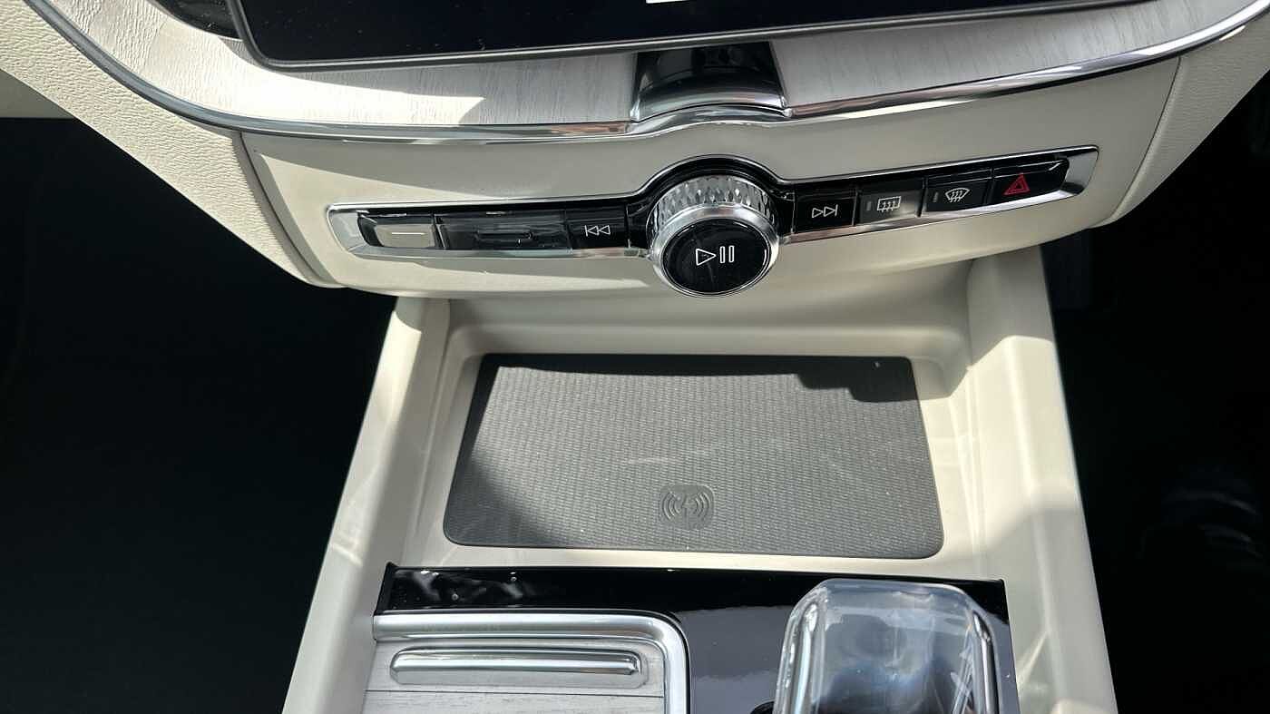 Volvo XC60 Ultra, T8 AWD Plug-in hybrid, Electric/Petrol, Dark