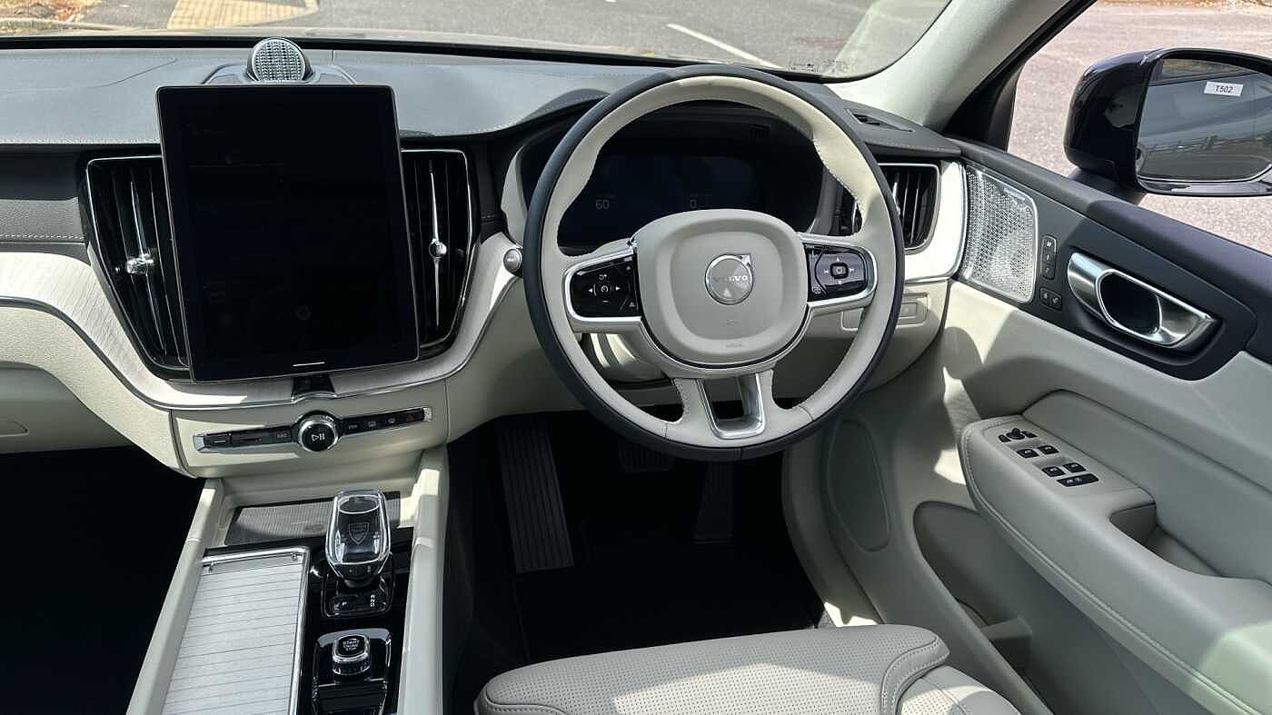Volvo XC60 Ultra, T8 AWD Plug-in hybrid, Electric/Petrol, Dark